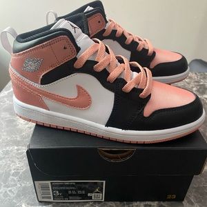Nike AJ 1 MID Sneaker Preschool Size 3Y- Brand NEW!